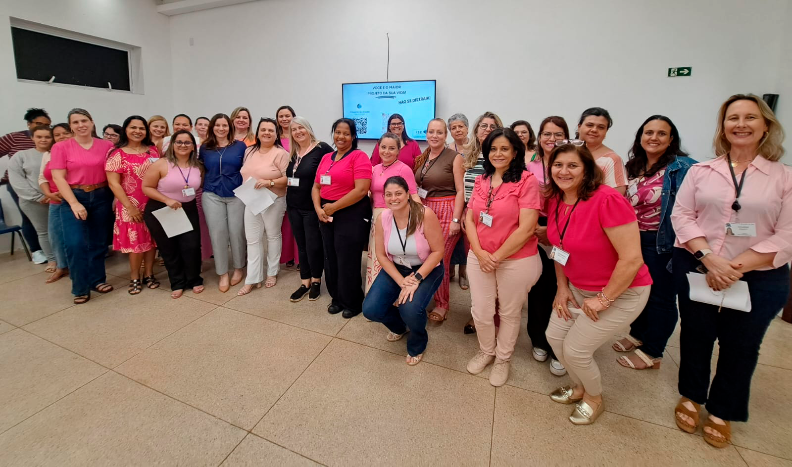 OUTUBRO ROSA: PALESTRA PROMOVE AUTOCUIDADO NA SECRETARIA DE EDUCAÇÃO