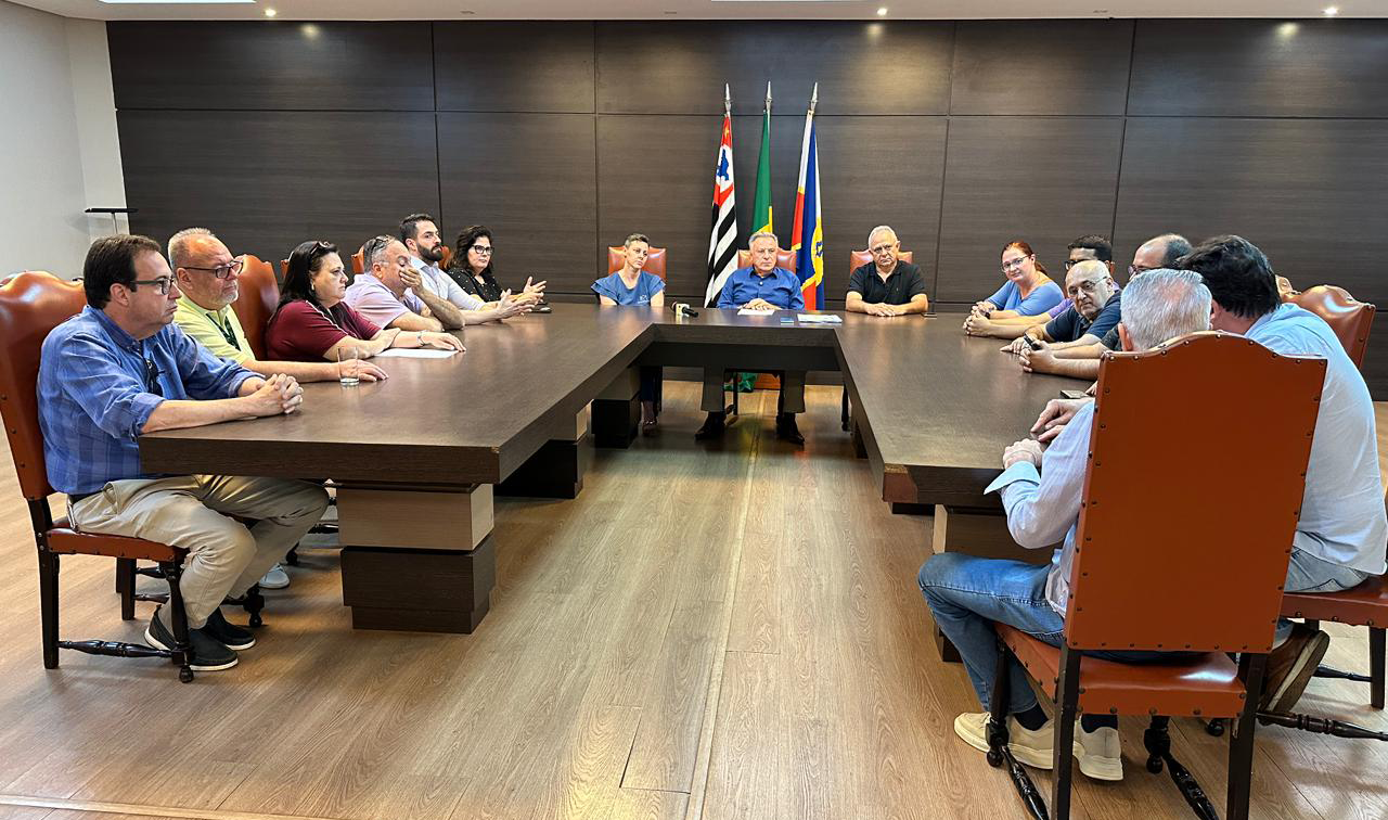 PREFEITURA REALIZA REUNIÃO COM ENTIDADES ASSISTENCIAIS