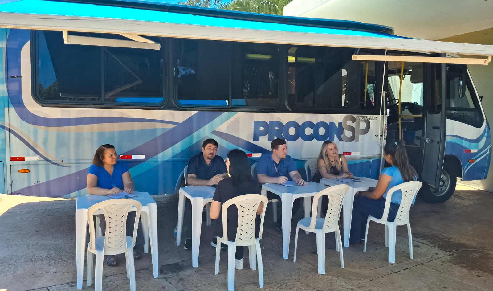  'PROCON MÓVEL' LEVA CONSCIENTIZAÇÃO ÀS RUAS NA SEMANA DA BLACK FRIDAY