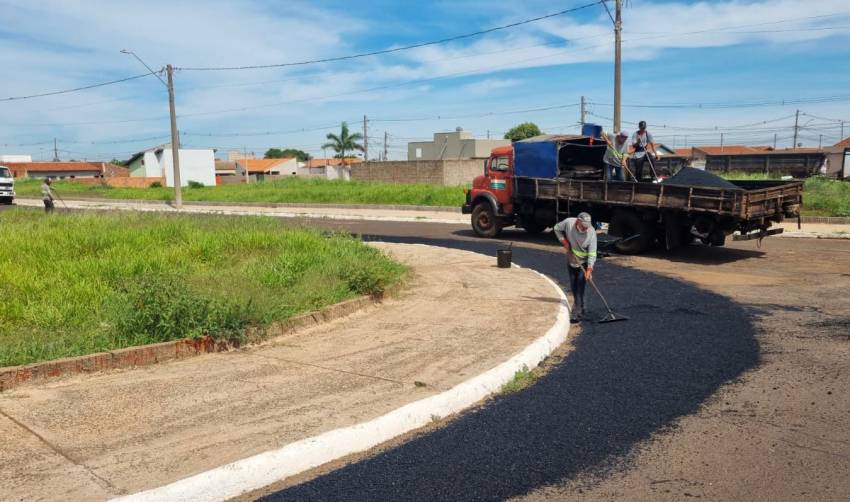  POTUNDUVA RECEBE OPERAÇÃO TAPA-BURACO NOS PONTOS MAIS CRÍTICOS