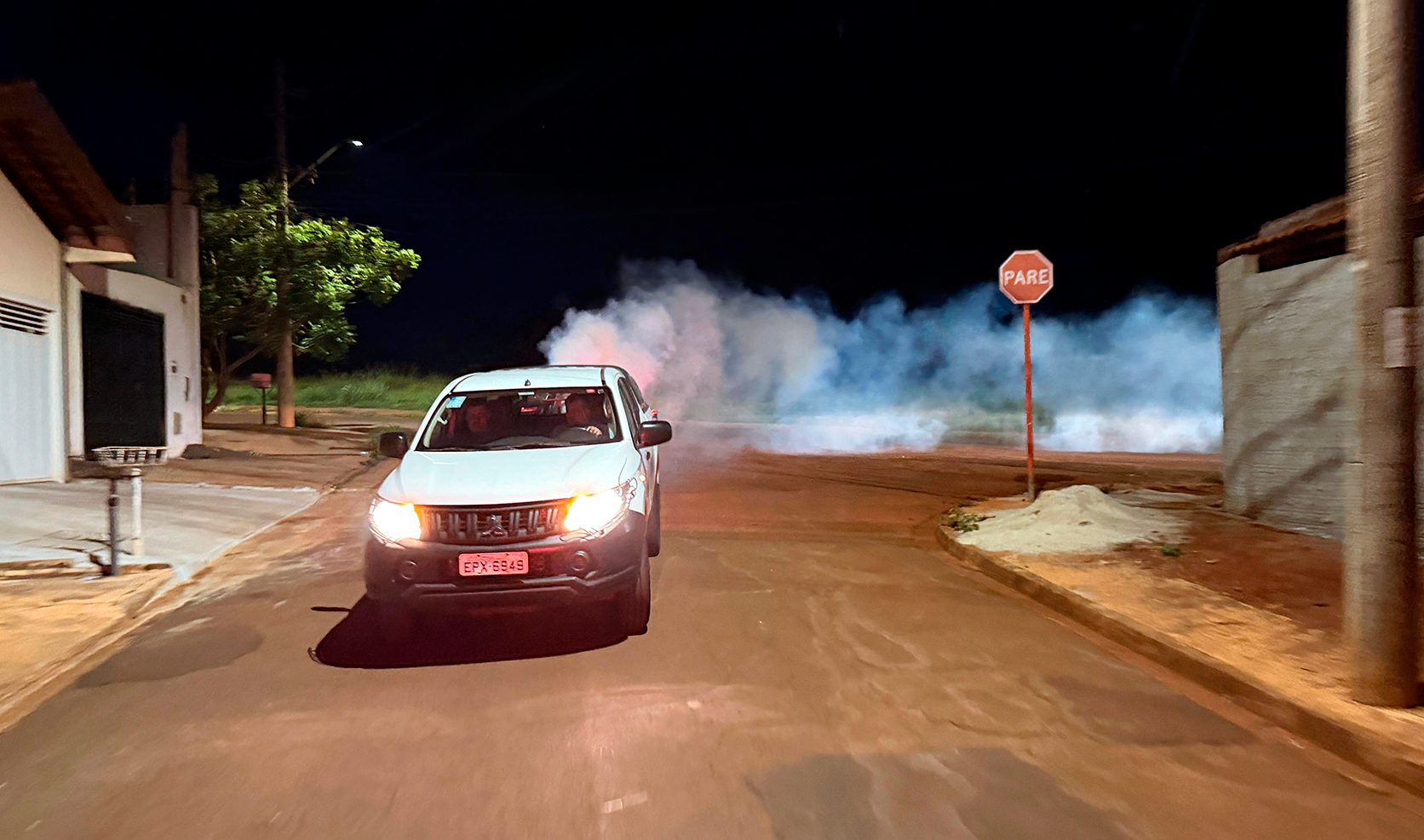 COMBATE À DENGUE: NEBULIZAÇÃO VEICULAR NO JARDIM SÃO JOSÉ NESTA SEGUNDA-FEIRA (29)