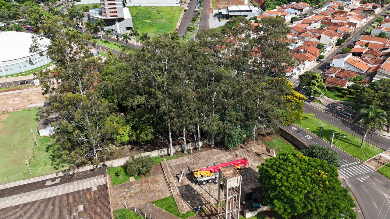 PREFEITURA REALIZA INTERVENÇÕES NA EMEF MARIA DE LOURDES CAMARGO MELLO