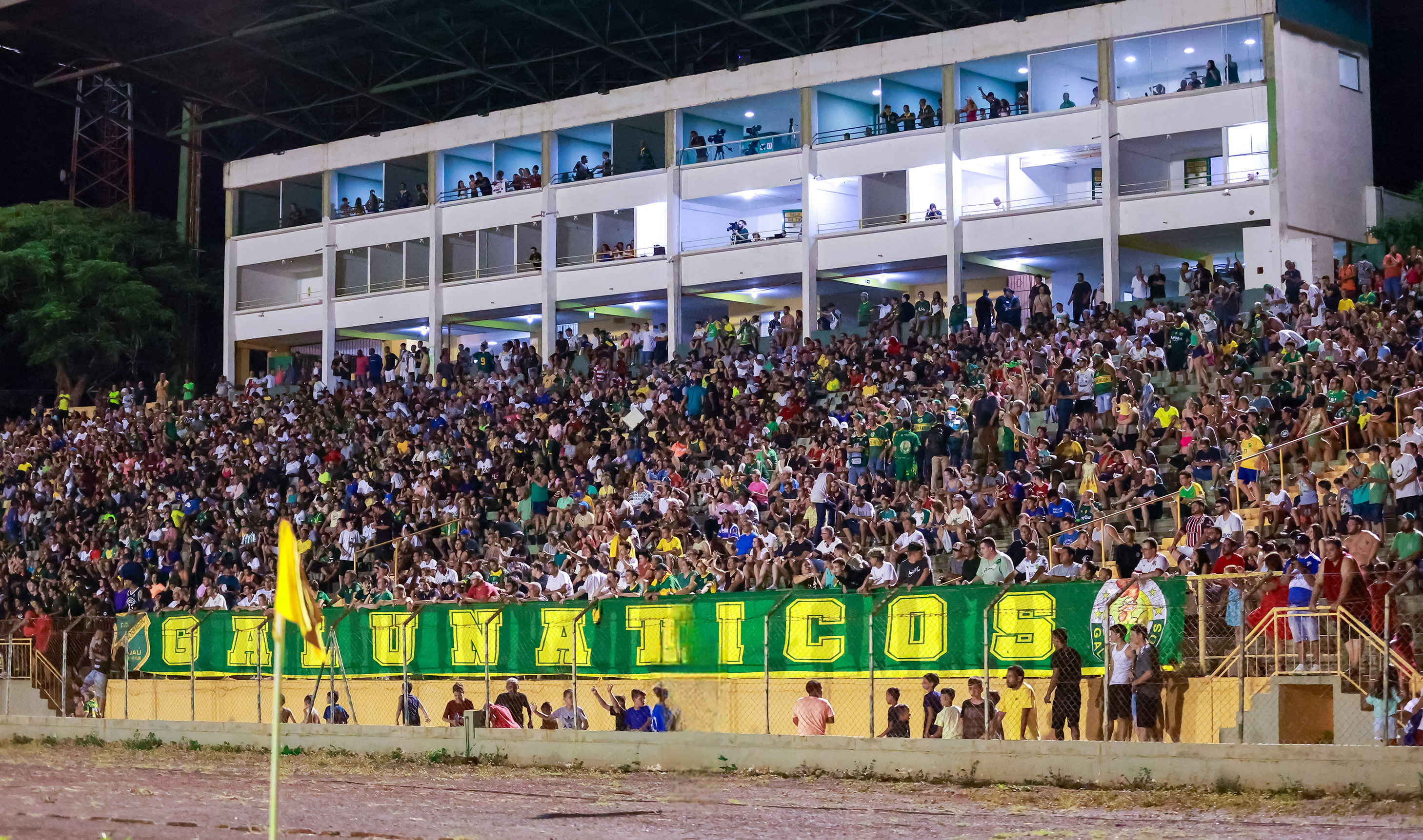 SEXTA (16) É DIA DE LOTAR O ZEZINHO MAGALHÃES PELA COPINHA