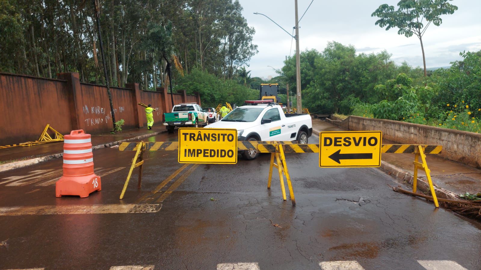 VIA DE LIGAÇÃO ENTRE SANTO ANTÔNIO E MARIA LUIZA IV PERMANECE INTERDITADA