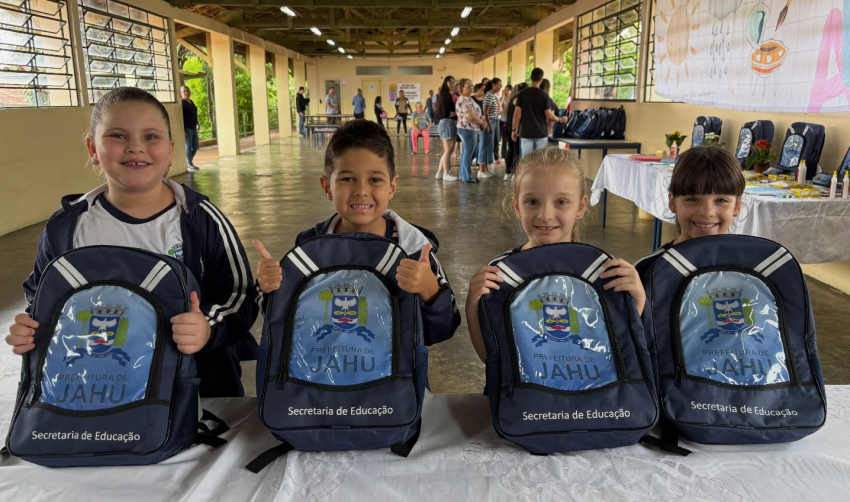 VOLTA ÀS AULAS COM MATERIAL ESCOLAR NOVINHO