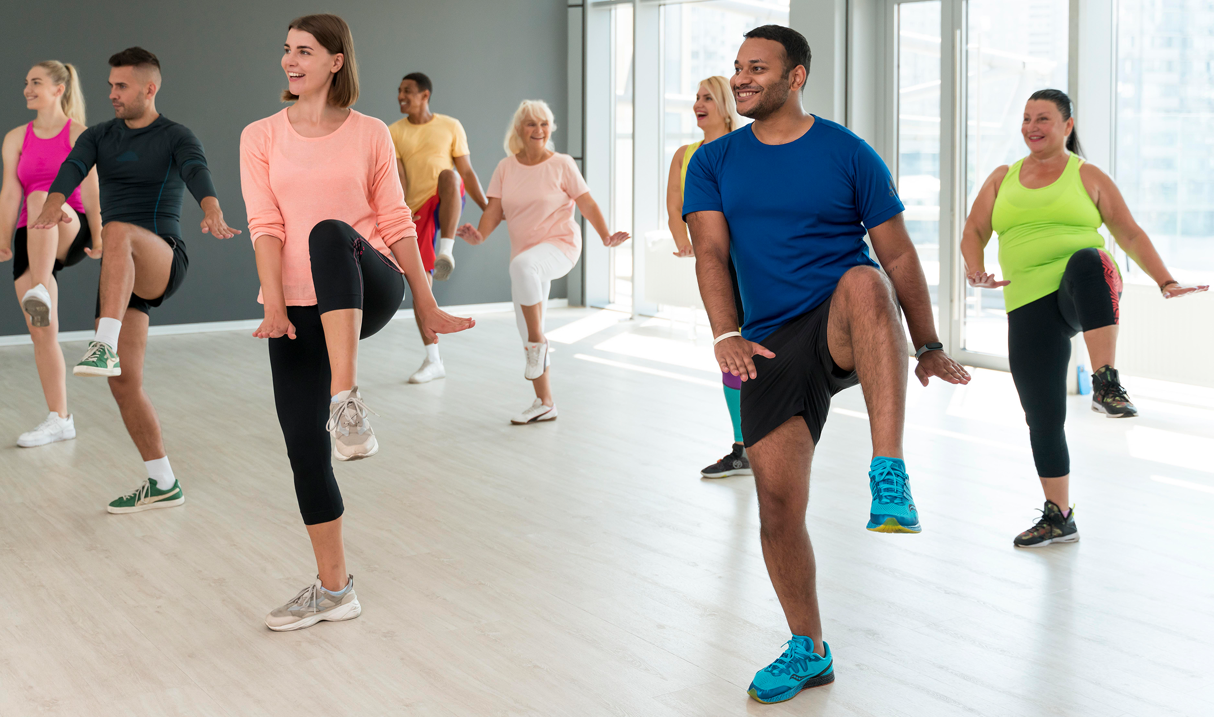 TEM AULA DE DANÇA NO BALNEÁRIO!