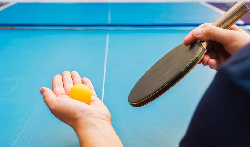 AULAS GRATUITAS DE TÊNIS DE MESA SÃO OFERECIDAS POR MEIO DE PARCERIA DA PREFEITURA
