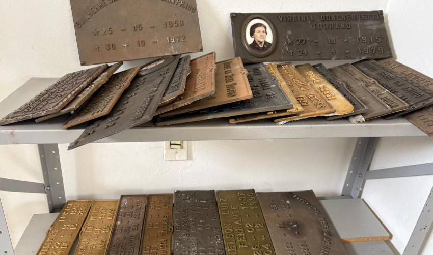 PLACAS RECUPERADAS ESTÃO DISPONÍVEIS NA ADMINISTRAÇÃO DO CEMITÉRIO MUNICIPAL