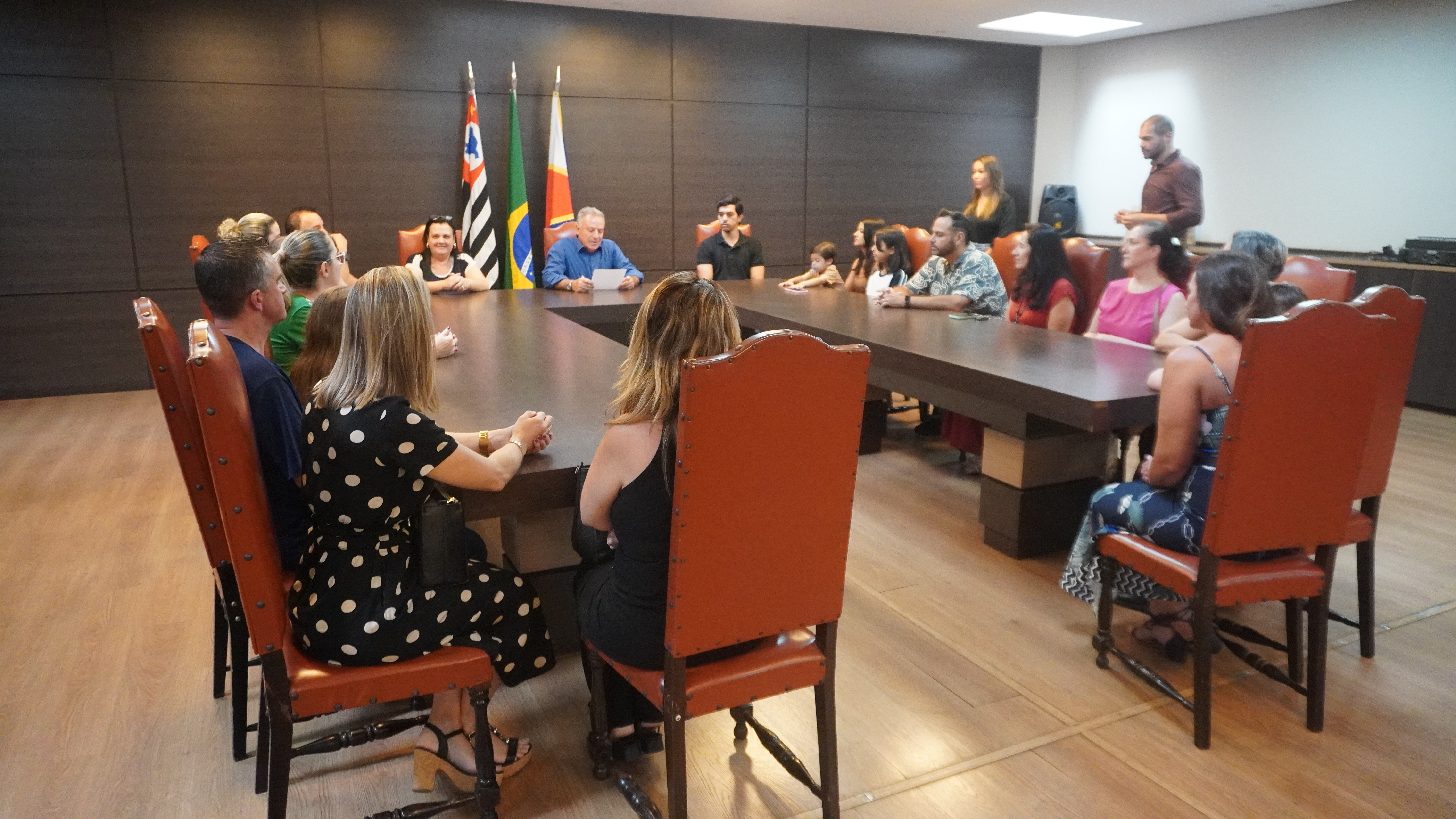 PREFEITURA PREMIA ALUNAS VENCEDORAS DO CONCURSO DE DESENHO DO CARNÊ DO IPTU