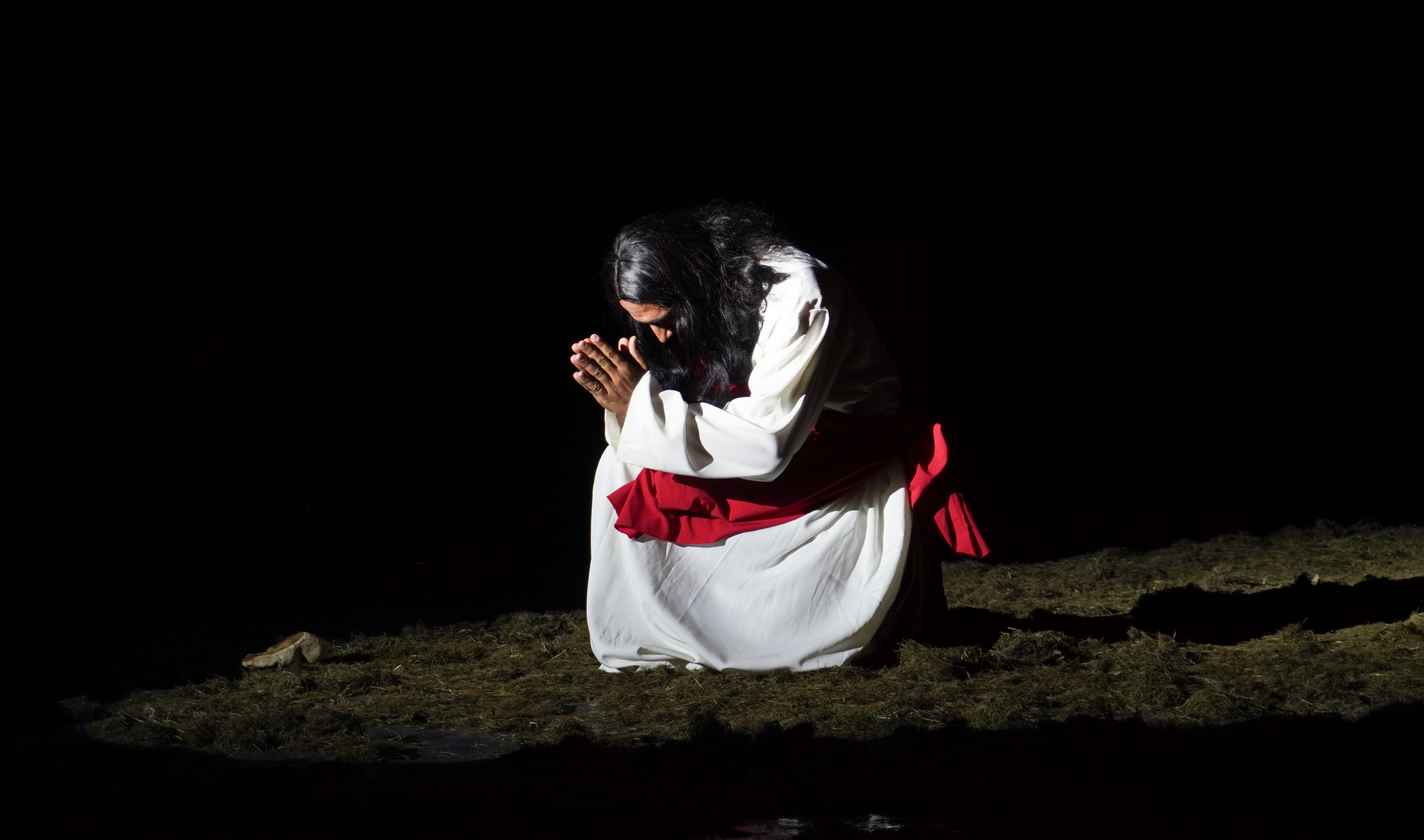 FÉ E EMOÇÃO MARCAM A ENCENAÇÃO DA PAIXÃO DE CRISTO EM POTUNDUVA