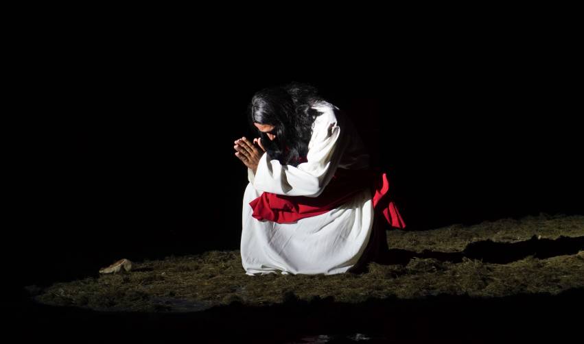 FÉ E EMOÇÃO MARCAM A ENCENAÇÃO DA PAIXÃO DE CRISTO EM POTUNDUVA