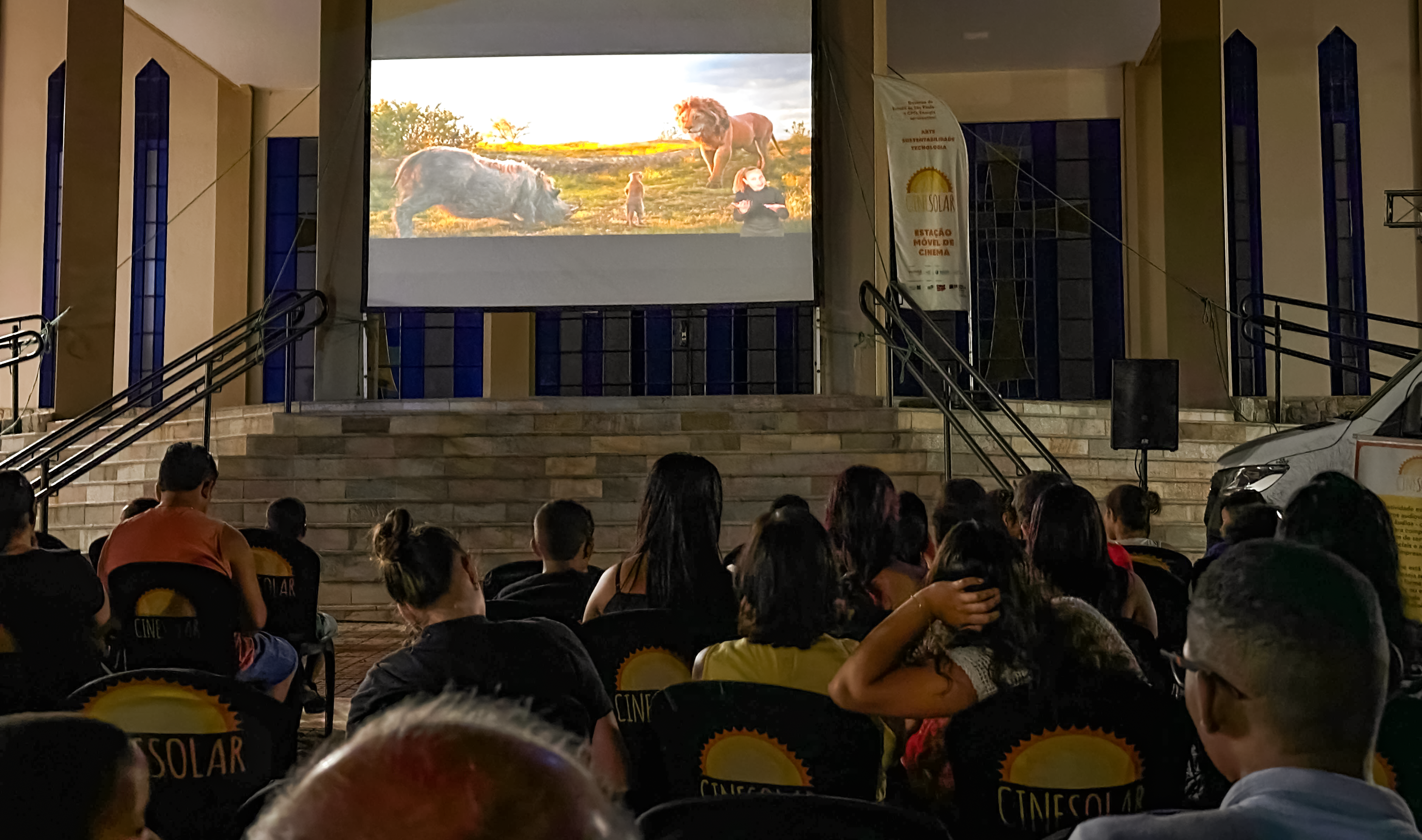 NOITE DE CINEMA NA PRAÇA EM POTUNDUVA!