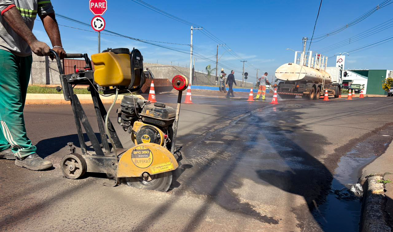 PREFEITURA REALIZA SERVIÇOS DE RECAPE NA AVENIDA DR. LUCIANO PACHECO