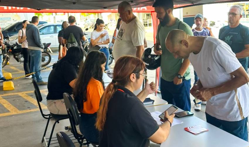 O FEIRÃO DO EMPREGO TÁ ROLANDO