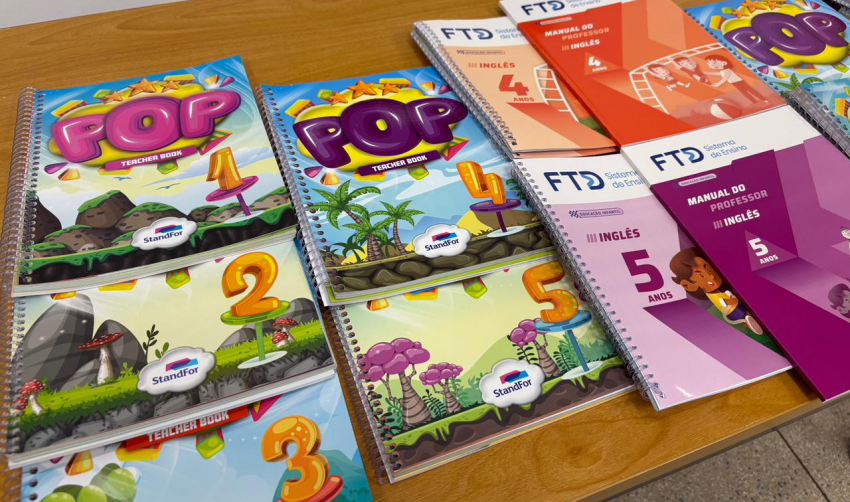 PREFEITURA COMPRA NOVOS MATERIAIS E EQUIPAMENTOS PARA ENSINO DE INGLÊS NAS ESCOLAS