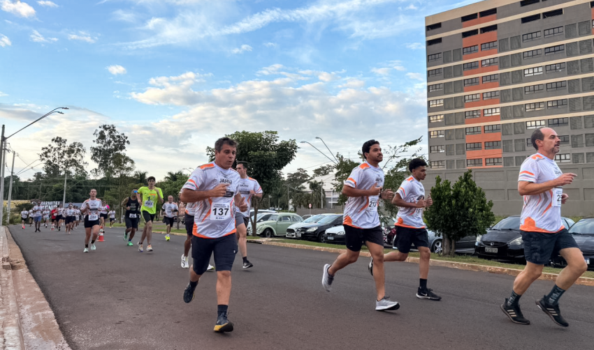 CORRIDA DOS TRABALHADORES AGITA O FERIADO