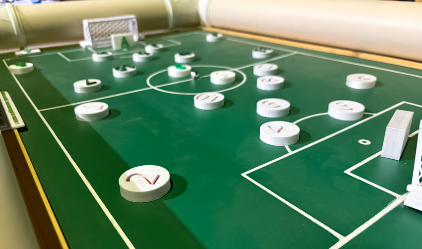 INOVAÇÃO A SERVIÇO DA INCLUSÃO: CISC RECEBE MESA DE FUTEBOL DE BOTÃO ACESSÍVEL