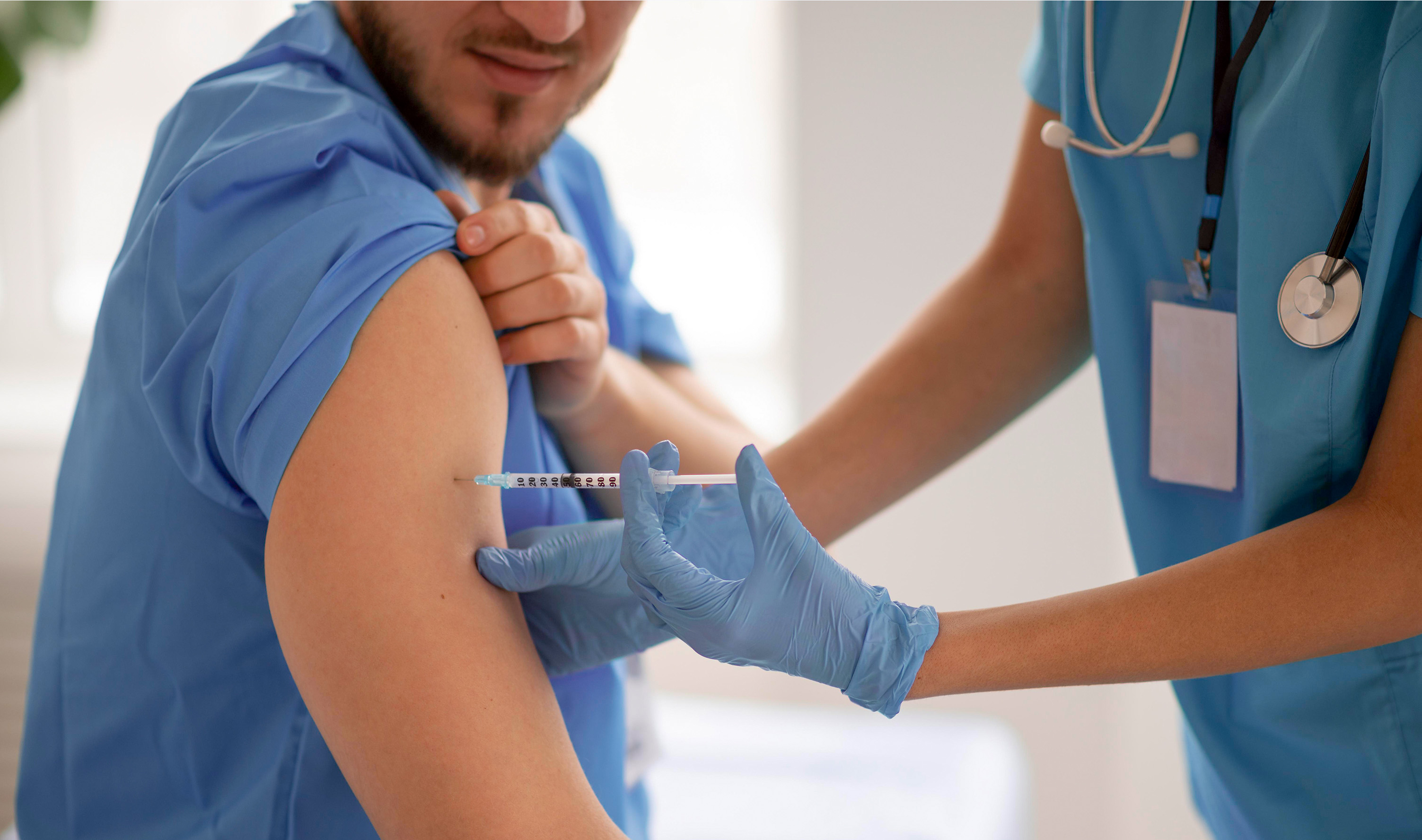 VACINAÇÃO CONTRA A DENGUE PARA NOVOS PÚBLICOS COMEÇA NESTA QUINTA-FEIRA (14)