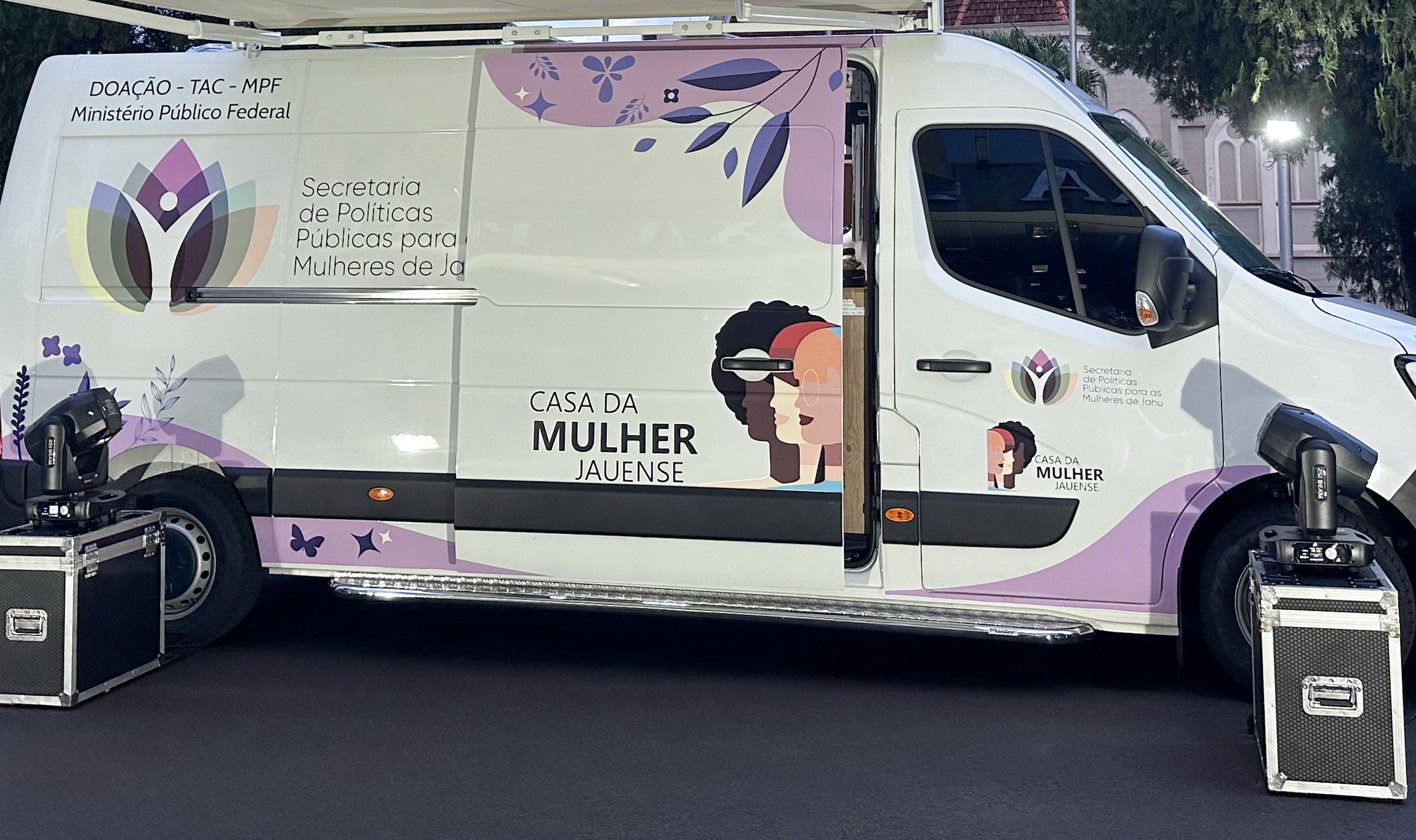 MULHERES RECEBEM ORIENTAÇÃO E ACOLHIMENTO EM AÇÃO NO JARDIM DE BAIXO