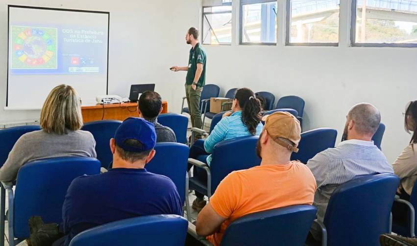 SERVIDORES RECEBEM TREINAMENTO SOBRE DESENVOLVIMENTO SUSTENTÁVEL