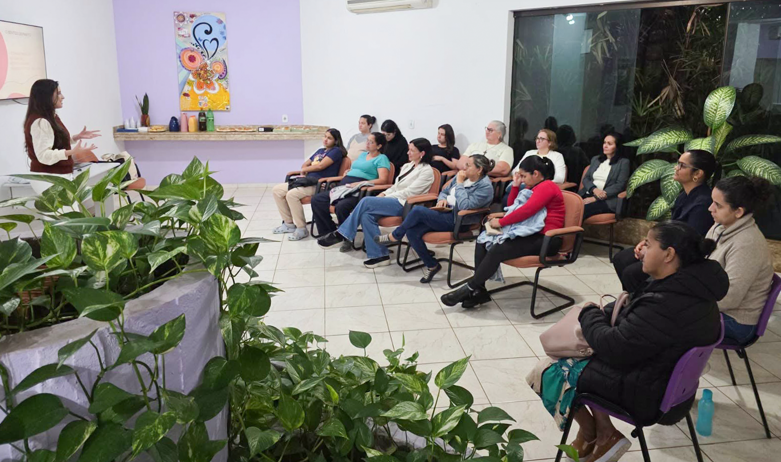CASA DA MULHER JAUENSE RECEBE PROJETO CAMINHOS DO NASCER E CRIA GRUPO DE APOIO NO PUERPÉRIO