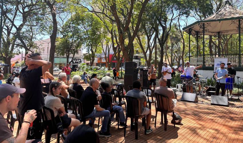MANHÃ DE MÚSICA E ARTESANATO NO JARDIM DE BAIXO!
