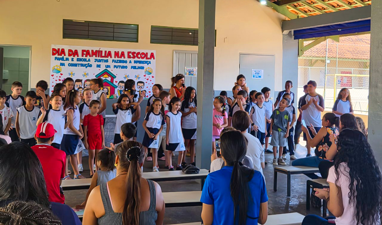 “DIA DA FAMÍLIA NA ESCOLA” É CELEBRADO NA REDE MUNICIPAL DE ENSINO
