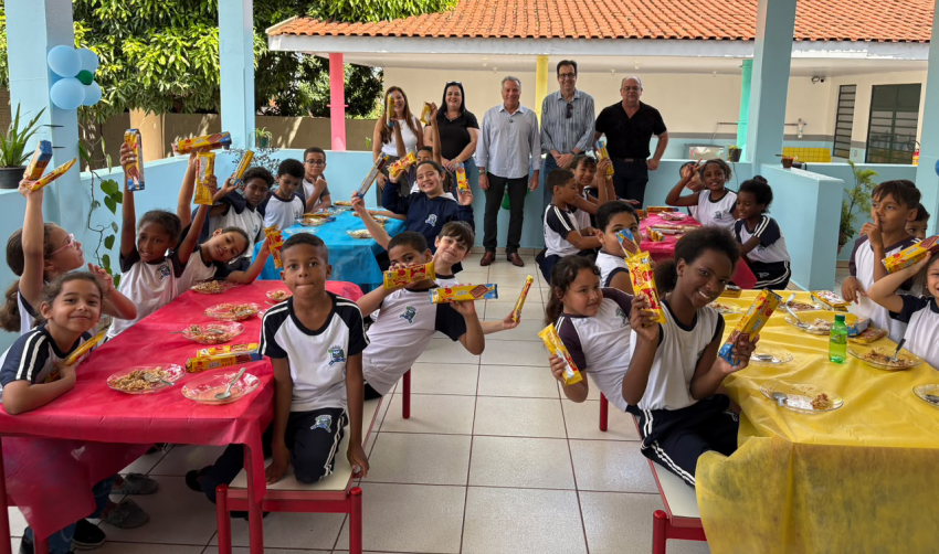 MERENDA ESPECIAL DE DIA DAS CRIANÇAS COMEÇA A SER SERVIDA EM ESCOLAS PÚBLICAS DA CIDADE