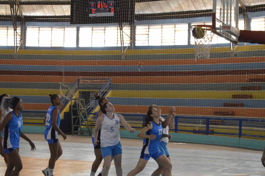 Basquete jauense: equipe adulto feminina joga em Assis no domingo