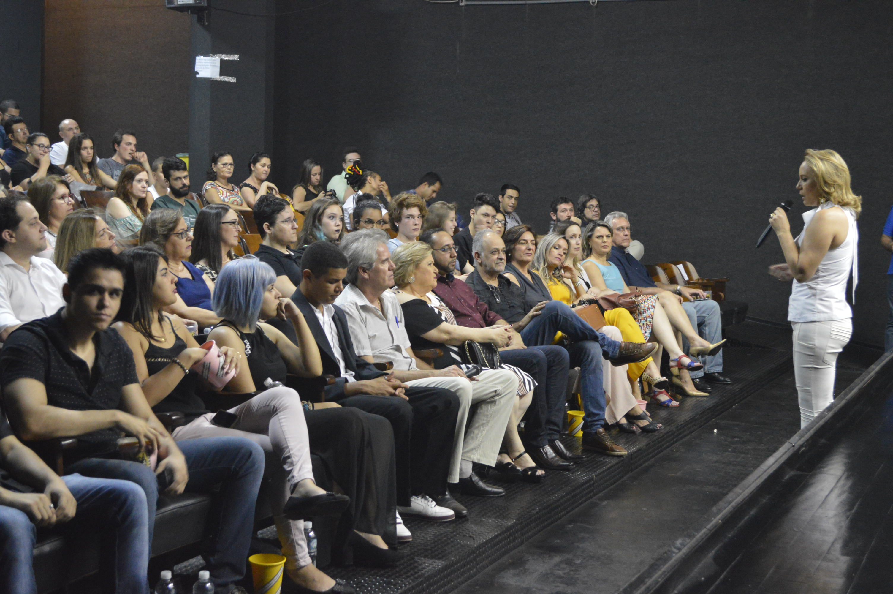 Cinema Municipal de Jahu exibe filme produzido pela E.E. Domingos de Magalhães - FOTOS