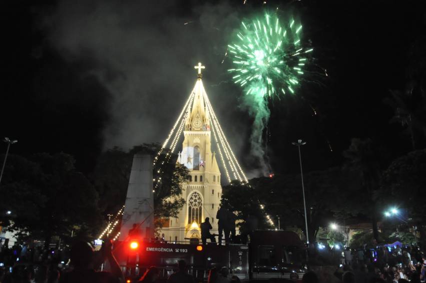 NATAL: Descida do Papai Noel na Praça Siqueira Campos - FOTOS