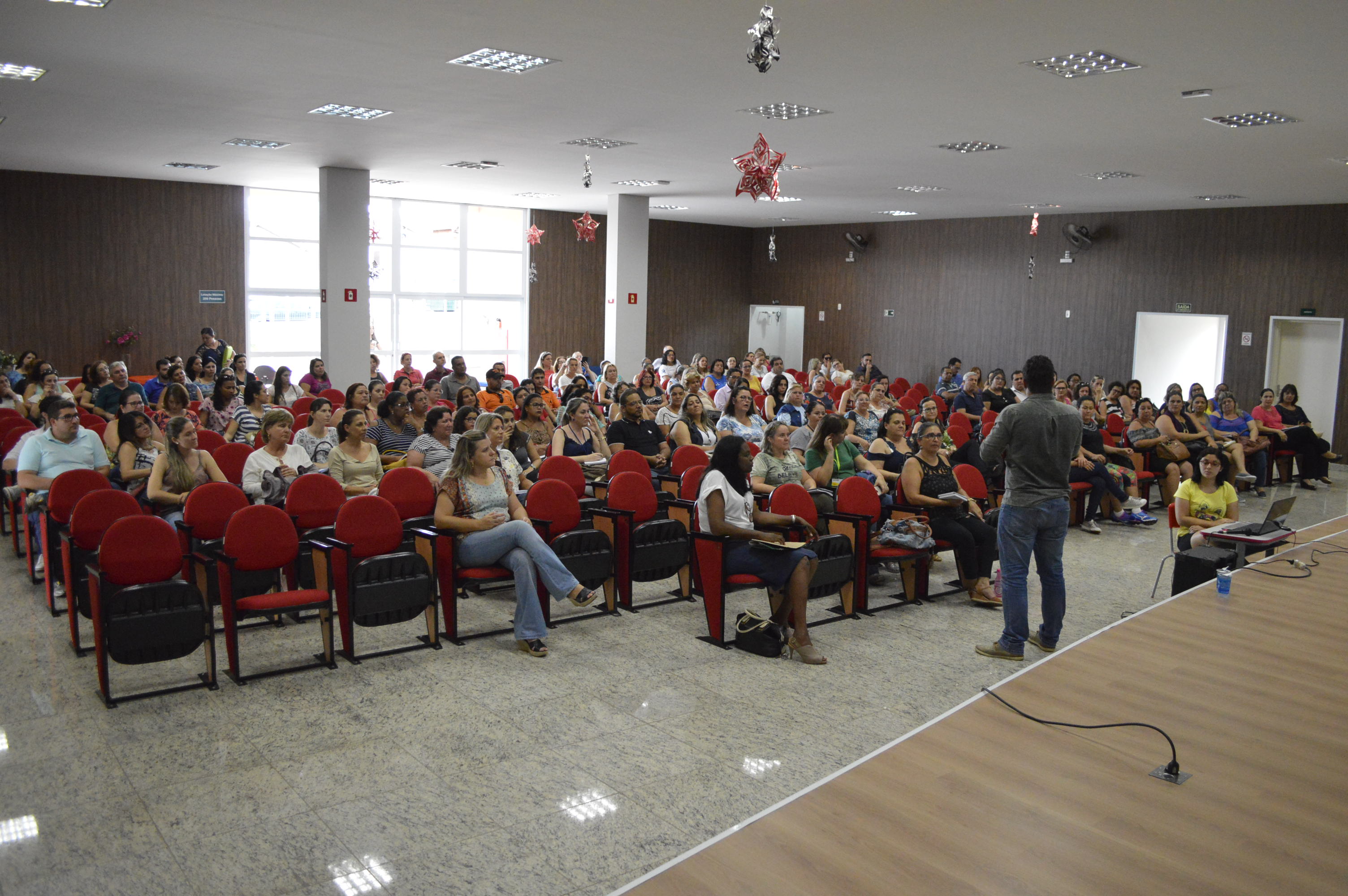 Prefeitura de Jahu realiza palestra sobre suicídio na adolescência - FOTOS