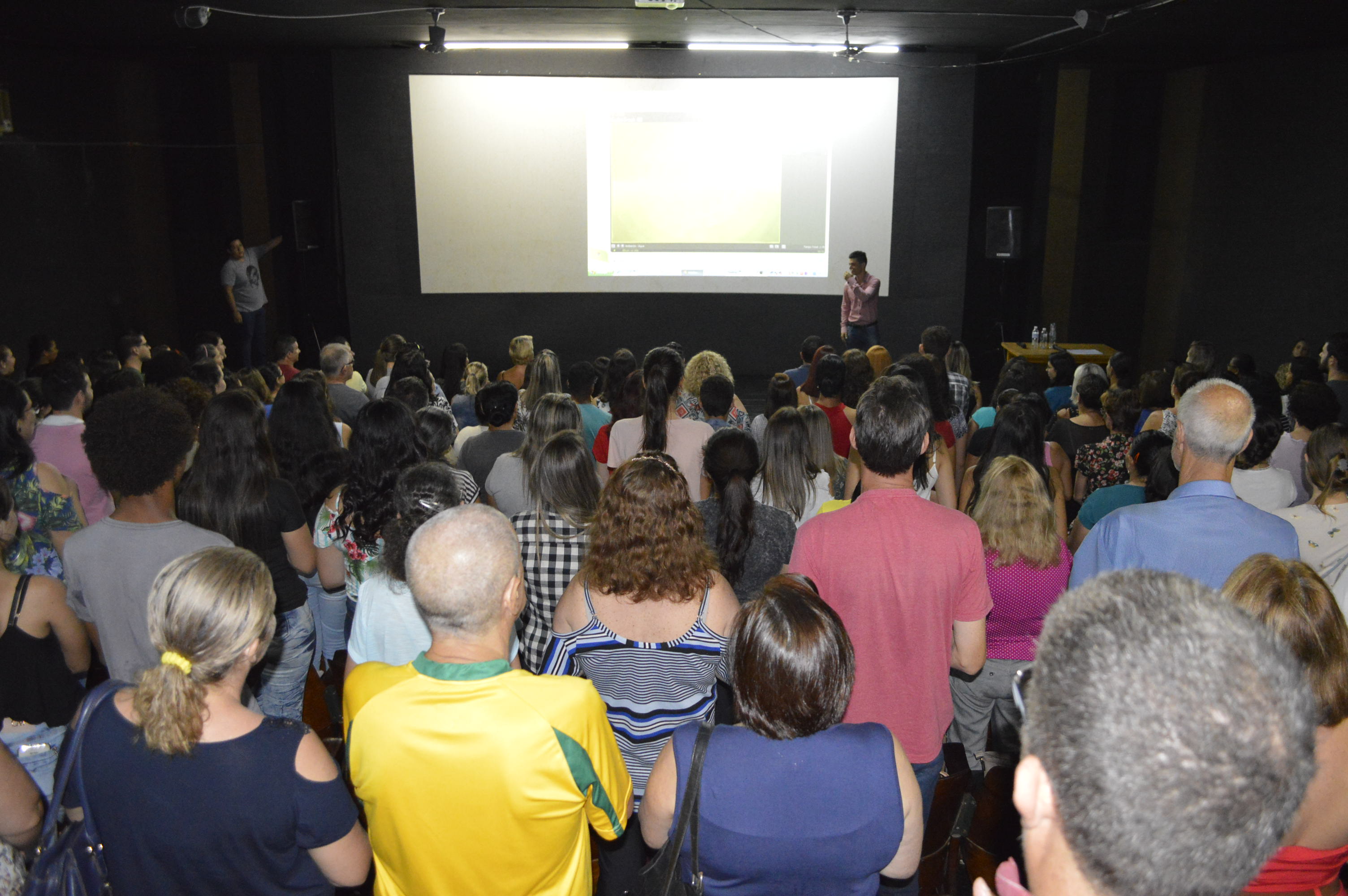 Palestra com o tema: “Compulsão Alimentar” no Projeto Desenvolvendo Talentos - FOTOS