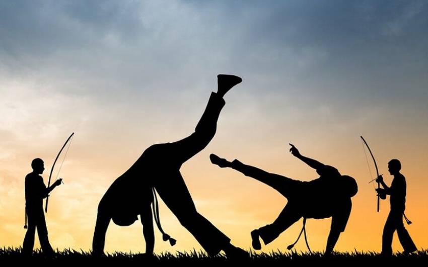 Final de semana tem capoeira
