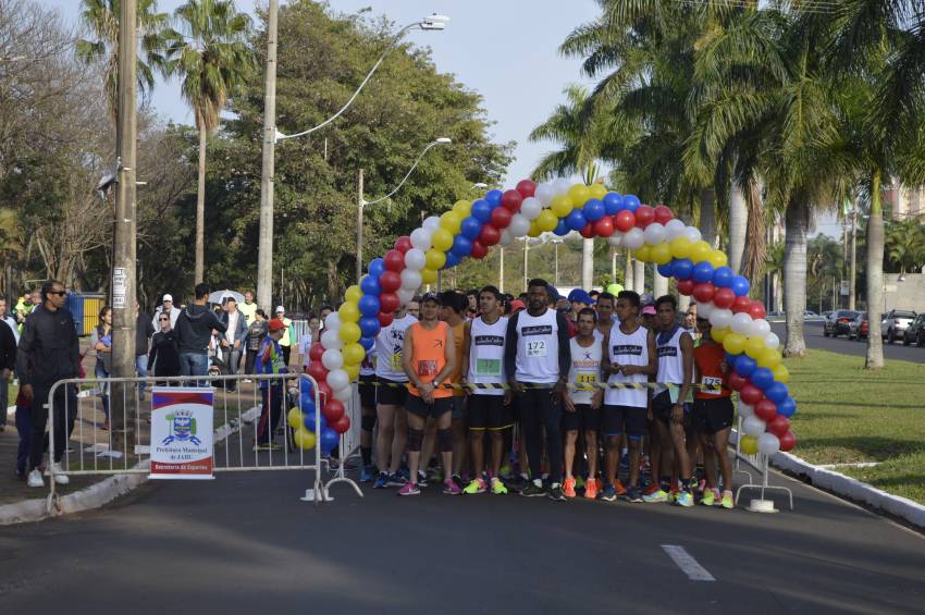 Corrida comemora os 165 anos de Jahu - FOTOS
