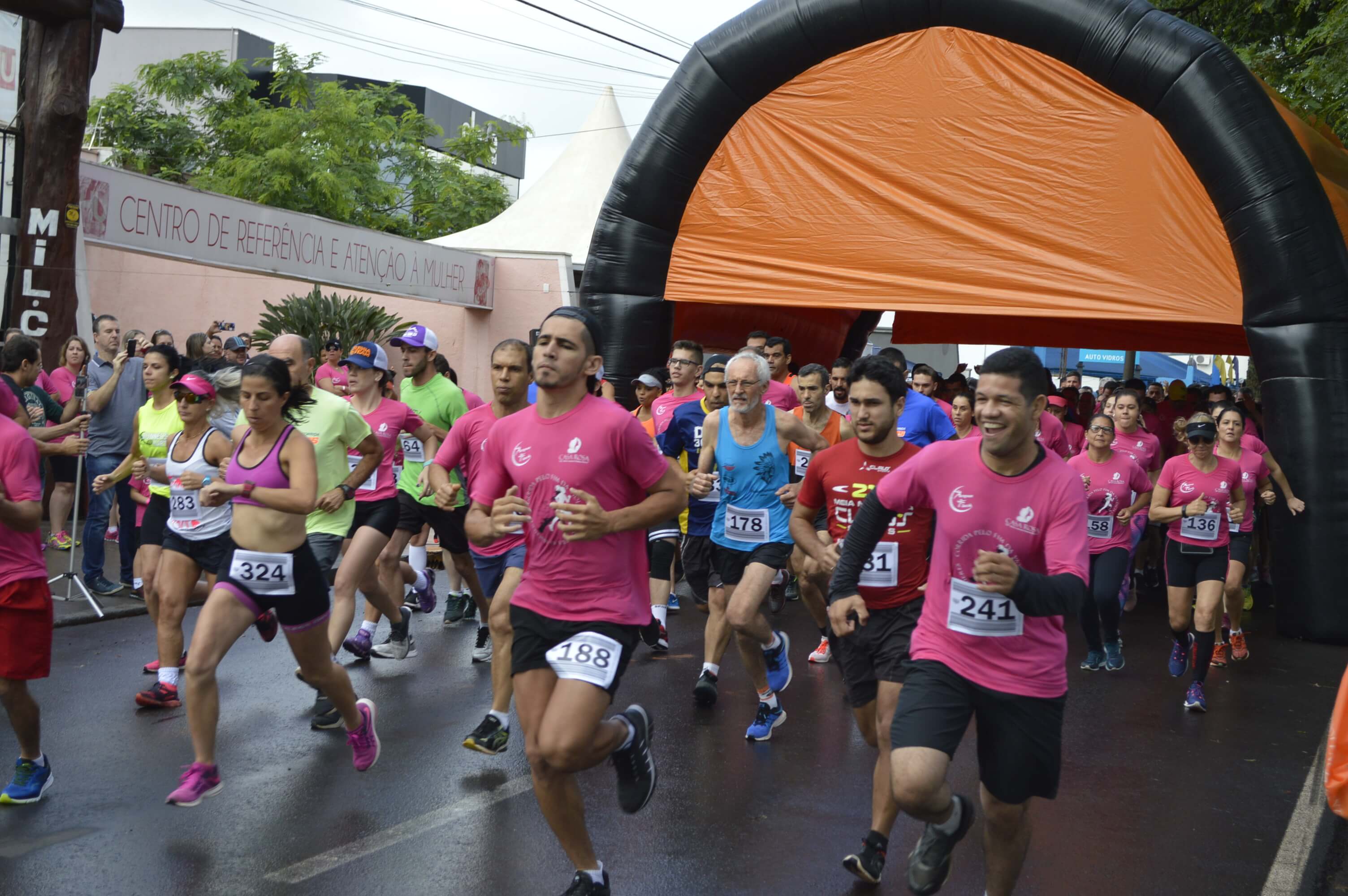 Casa Rosa participa da 1ª Corrida pelo fim da violência contra a mulher - FOTOS