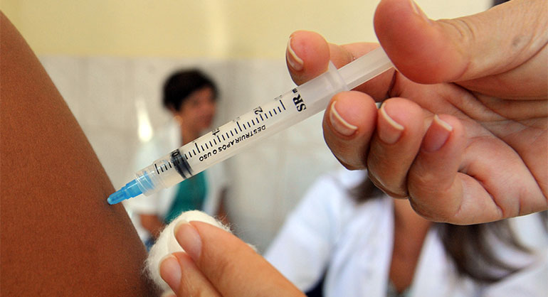 Vacinação contra a gripe: doses disponíveis para o público em geral
