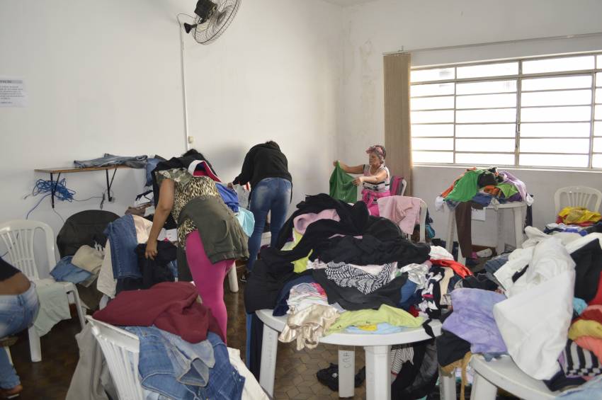 Centros de Referência de Assistência Social iniciam distribuição de agasalhos para referenciados - FOTOS