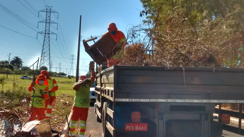 Saúde realiza mutirão de limpeza contra o Aedes Aegypti