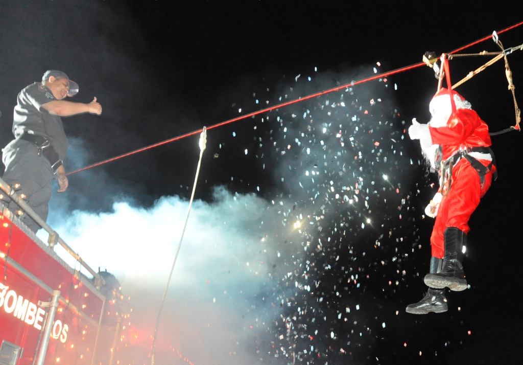 CHEGADA DO PAPAI NOEL NO JARDIM DE BAIXO EM JAÚ E INÍCIO DAS